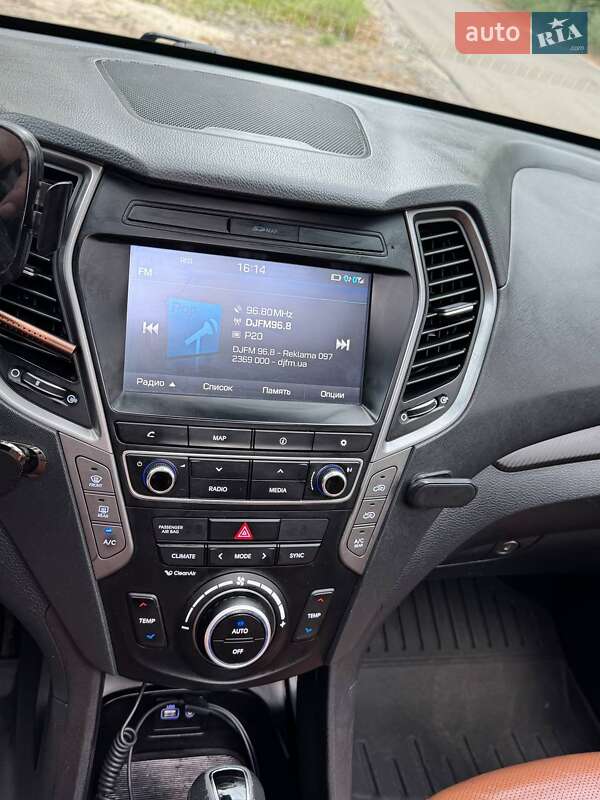 Позашляховик / Кросовер Hyundai Santa FE 2016 в Броварах