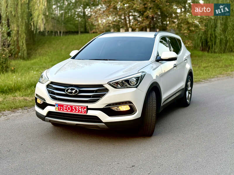 Внедорожник / Кроссовер Hyundai Santa FE 2015 в Краснограде