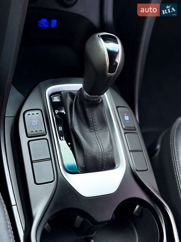 Внедорожник / Кроссовер Hyundai Santa FE 2015 в Краснограде