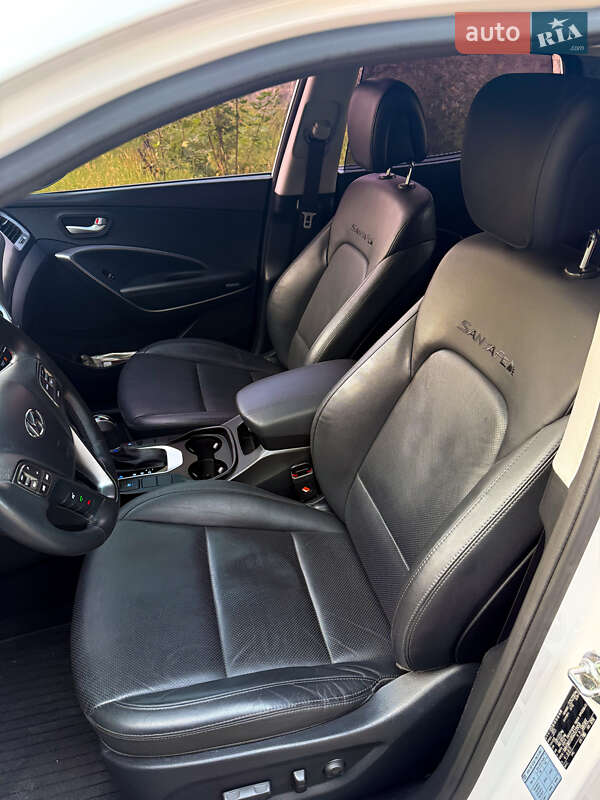 Внедорожник / Кроссовер Hyundai Santa FE 2015 в Краснограде