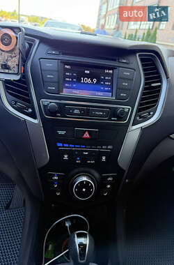 Внедорожник / Кроссовер Hyundai Santa FE 2017 в 
