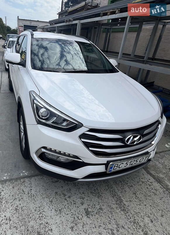 Позашляховик / Кросовер Hyundai Santa FE 2016 в Стрию