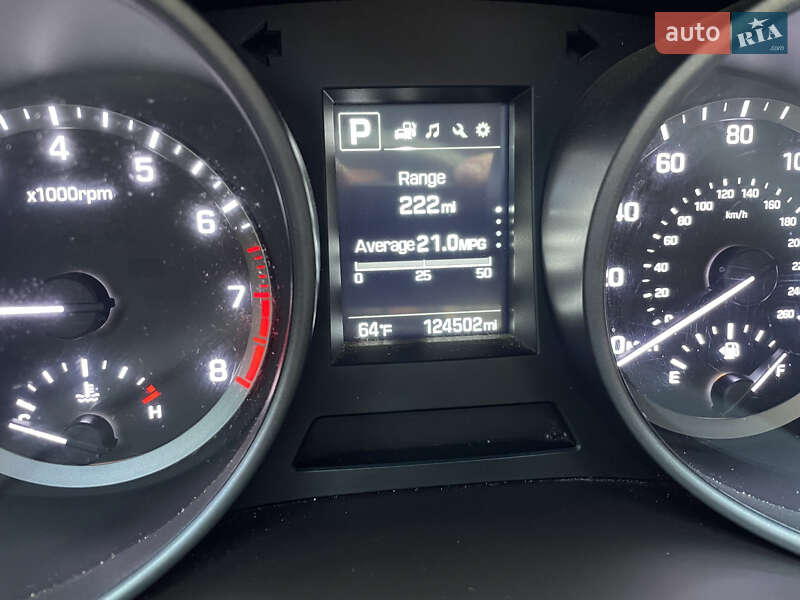 Позашляховик / Кросовер Hyundai Santa FE 2016 в Києві