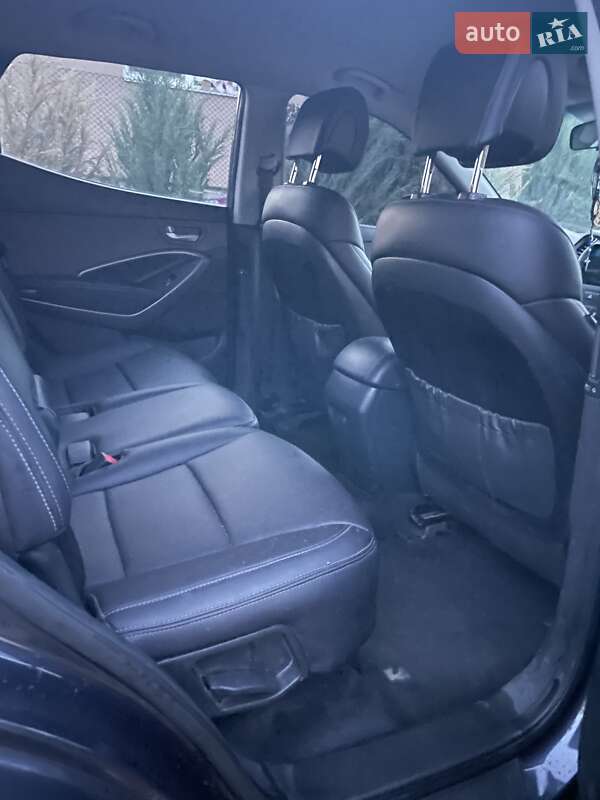 Позашляховик / Кросовер Hyundai Santa FE 2015 в Чернівцях