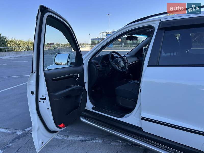 Позашляховик / Кросовер Hyundai Santa FE 2011 в Києві