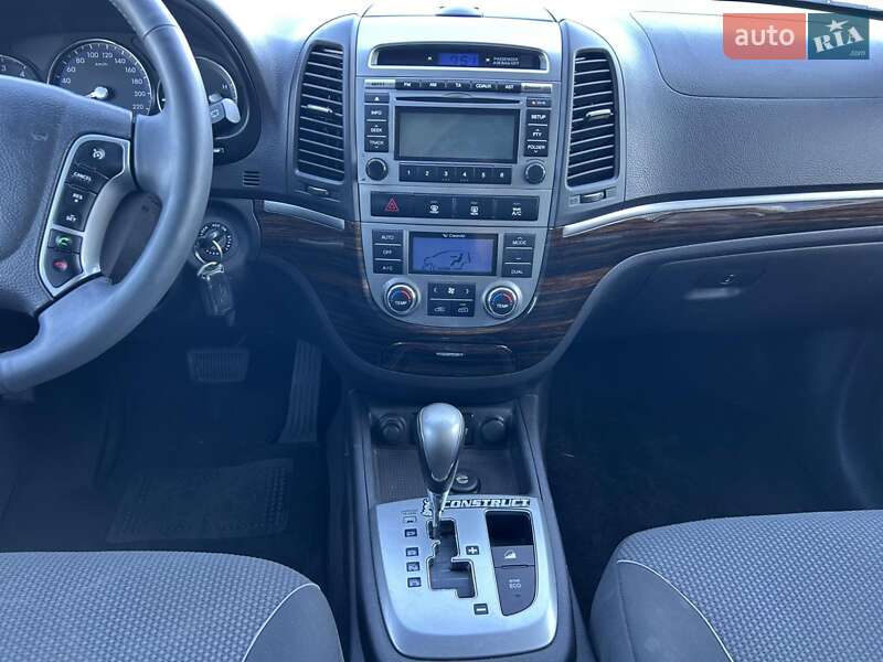 Позашляховик / Кросовер Hyundai Santa FE 2011 в Києві