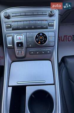 Внедорожник / Кроссовер Hyundai Santa FE 2020 в 