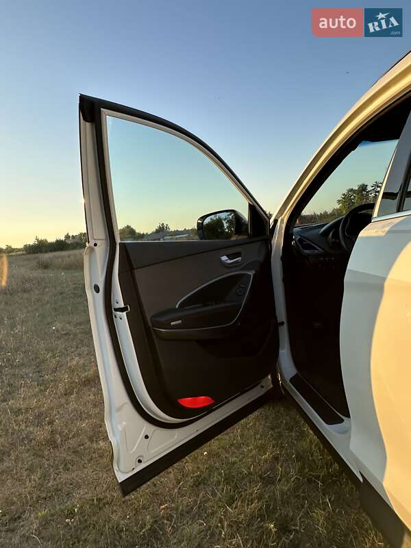 Внедорожник / Кроссовер Hyundai Santa FE 2013 в Киеве