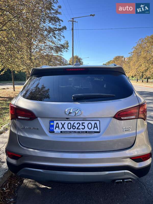 Позашляховик / Кросовер Hyundai Santa FE 2016 в Краматорську