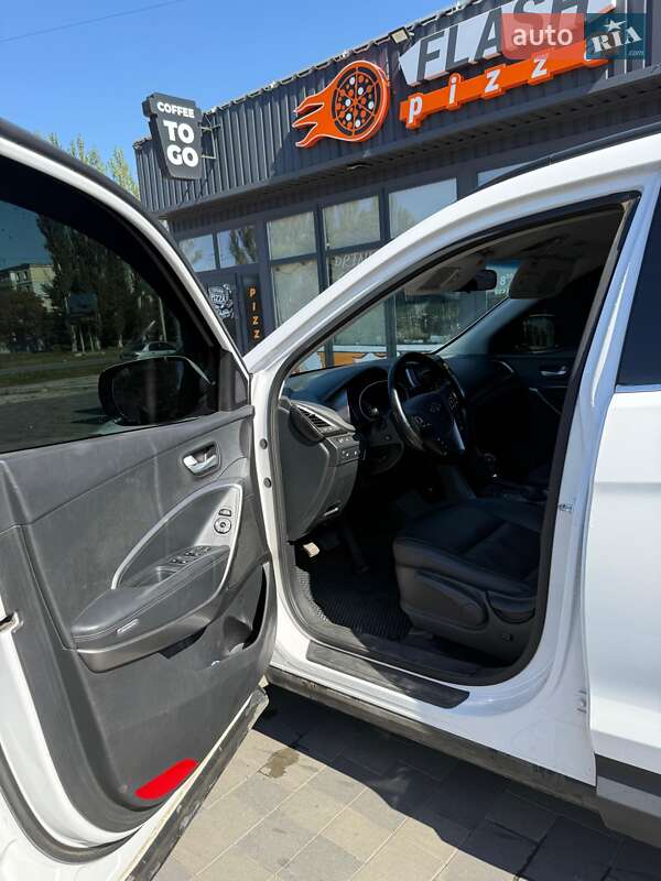 Позашляховик / Кросовер Hyundai Santa FE 2014 в Павлограді