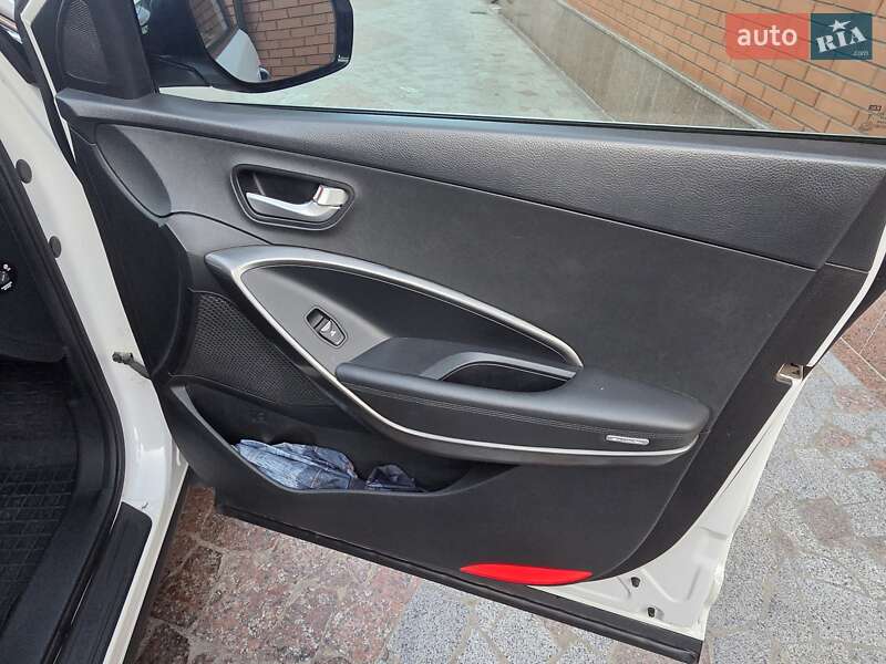 Позашляховик / Кросовер Hyundai Santa FE 2017 в Ставищі