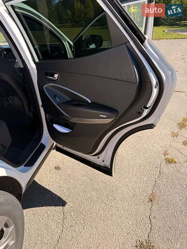 Позашляховик / Кросовер Hyundai Santa FE 2013 в Харкові