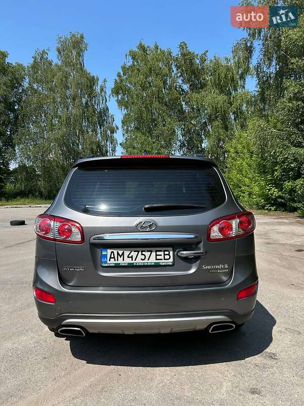 Позашляховик / Кросовер Hyundai Santa FE 2012 в Звягелі