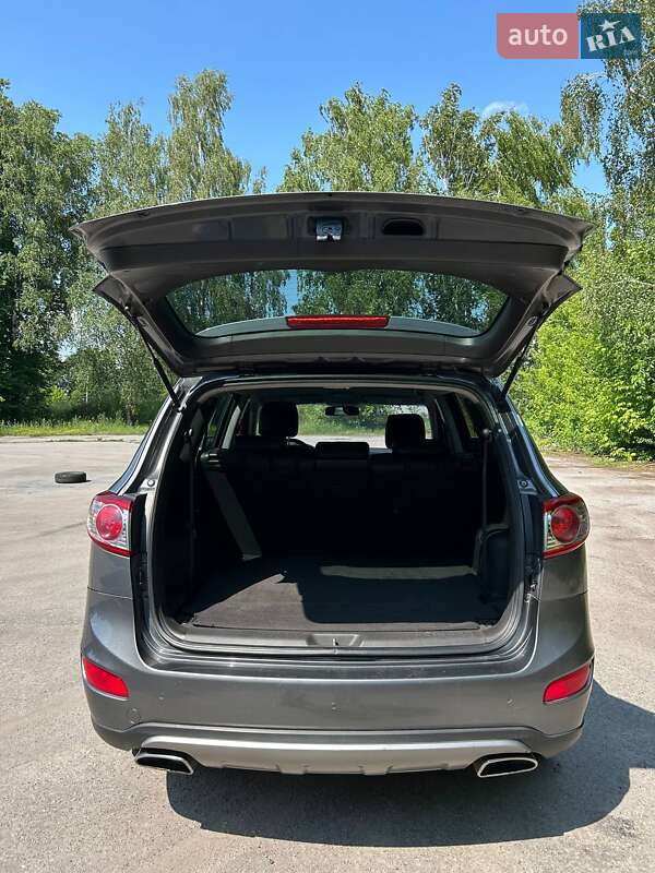 Позашляховик / Кросовер Hyundai Santa FE 2012 в Звягелі