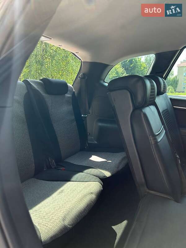 Позашляховик / Кросовер Hyundai Santa FE 2012 в Звягелі