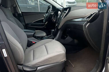 Внедорожник / Кроссовер Hyundai Santa FE 2015 в 