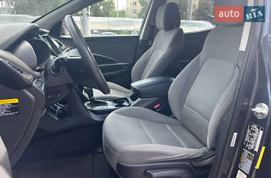 Внедорожник / Кроссовер Hyundai Santa FE 2015 в 