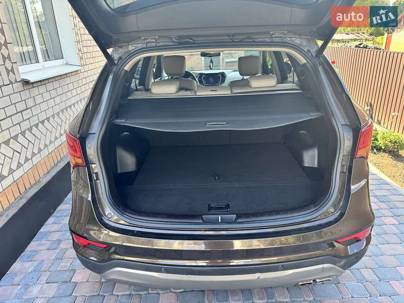 Позашляховик / Кросовер Hyundai Santa FE 2016 в Шепетівці