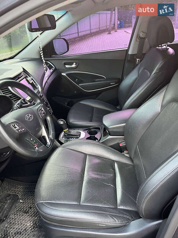 Позашляховик / Кросовер Hyundai Santa FE 2016 в Косові