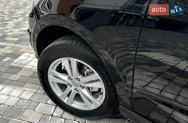 Внедорожник / Кроссовер Hyundai Santa FE 2010 в 