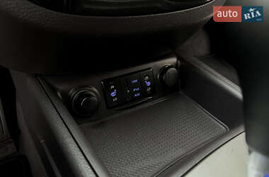 Внедорожник / Кроссовер Hyundai Santa FE 2010 в 
