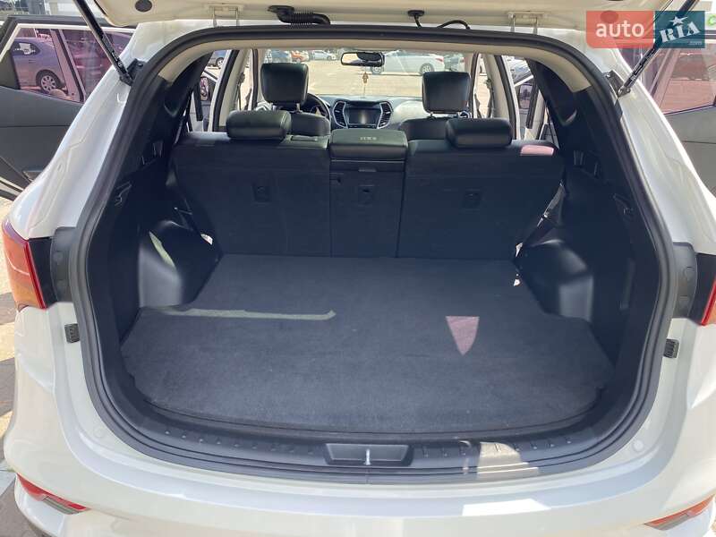 Позашляховик / Кросовер Hyundai Santa FE 2016 в Житомирі