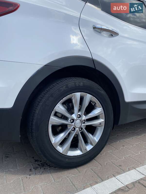 Позашляховик / Кросовер Hyundai Santa FE 2016 в Житомирі