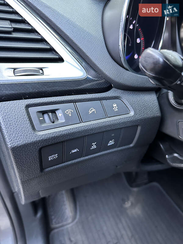 Внедорожник / Кроссовер Hyundai Santa FE 2014 в Ужгороде