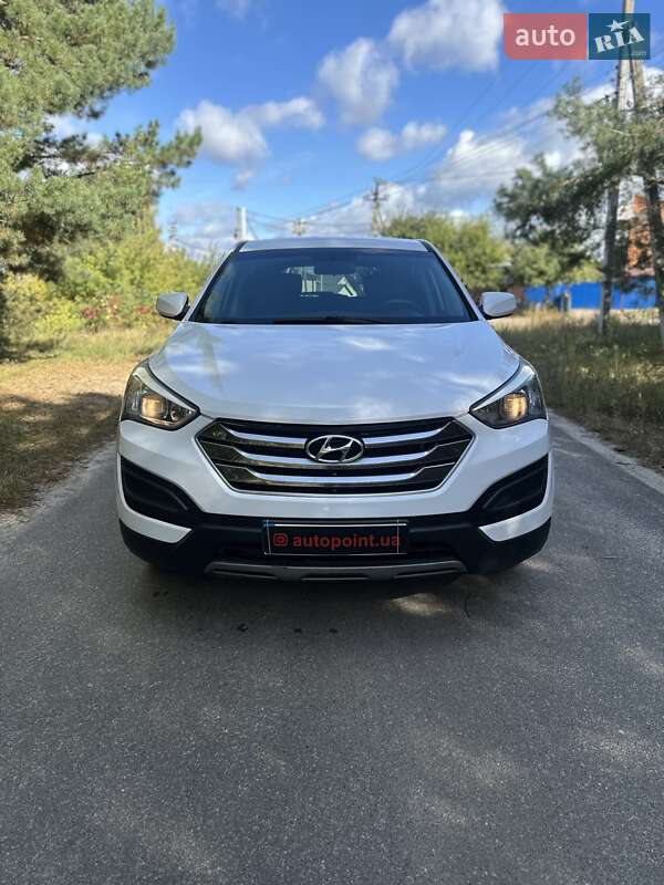 Внедорожник / Кроссовер Hyundai Santa FE 2015 в 