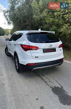 Внедорожник / Кроссовер Hyundai Santa FE 2015 в 