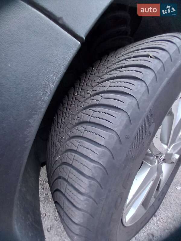 Позашляховик / Кросовер Hyundai Santa FE 2012 в Кам'янському