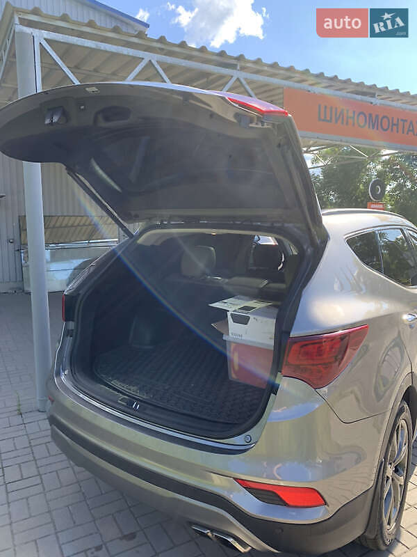 Позашляховик / Кросовер Hyundai Santa FE 2018 в Івано-Франківську