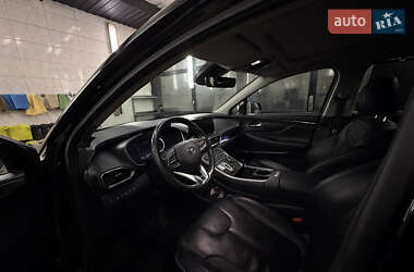 Внедорожник / Кроссовер Hyundai Santa FE 2021 в 