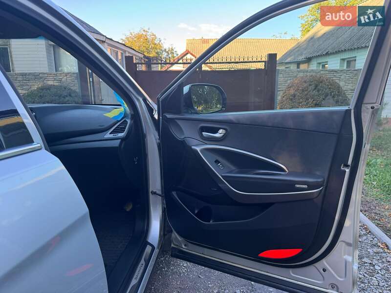 Позашляховик / Кросовер Hyundai Santa FE 2016 в Краснокутську