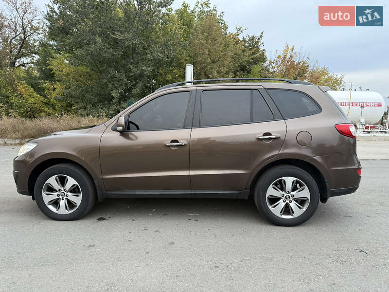 Позашляховик / Кросовер Hyundai Santa FE 2011 в Краснограді