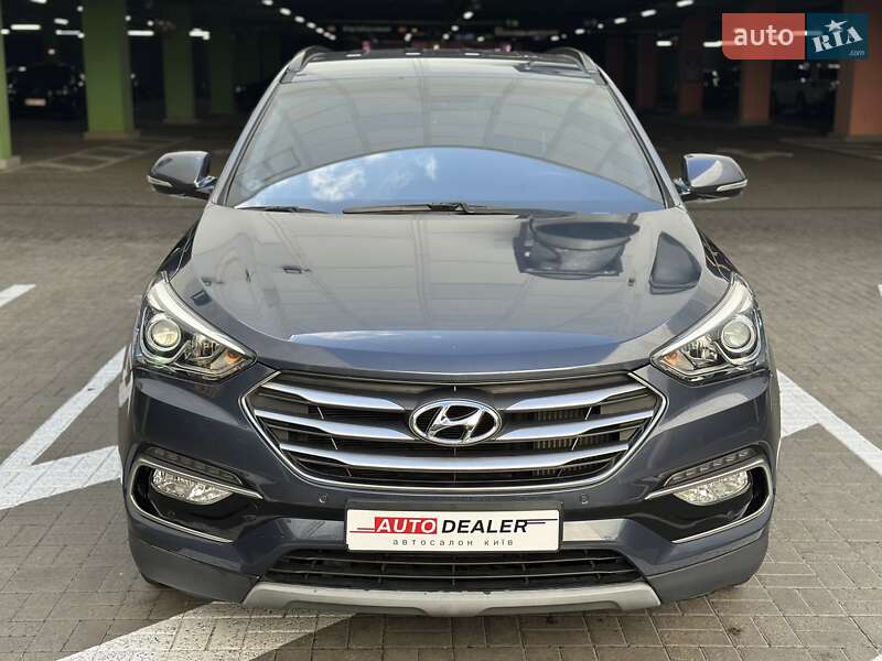 Внедорожник / Кроссовер Hyundai Santa FE 2017 в Киеве