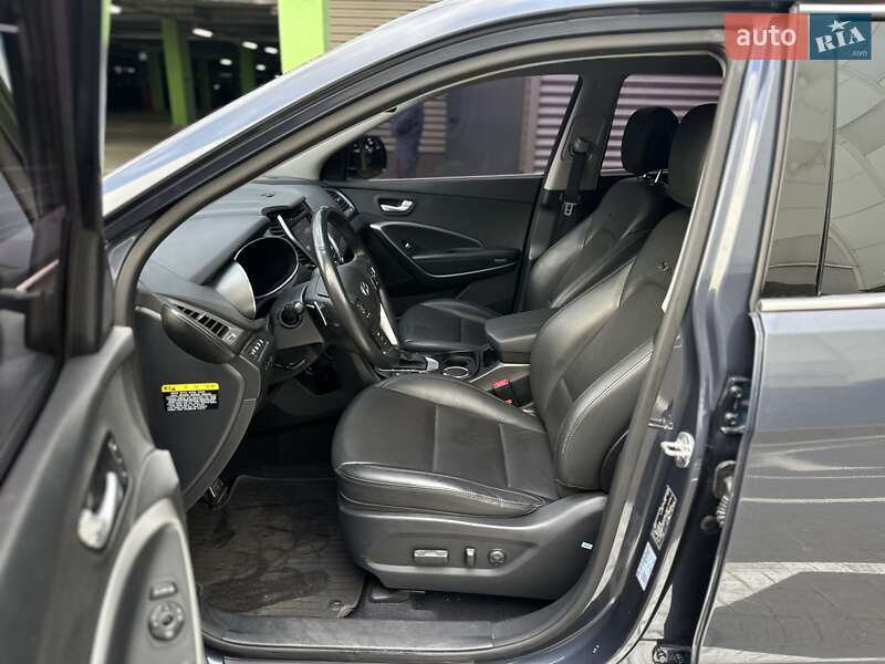 Внедорожник / Кроссовер Hyundai Santa FE 2017 в Киеве