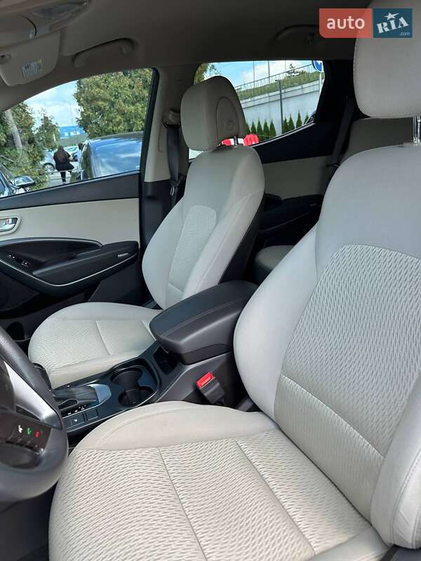 Внедорожник / Кроссовер Hyundai Santa FE 2017 в Львове