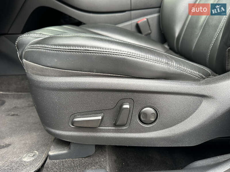 Внедорожник / Кроссовер Hyundai Santa FE 2020 в Киеве