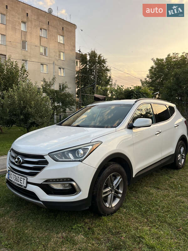 Внедорожник / Кроссовер Hyundai Santa FE 2016 в Борщеве