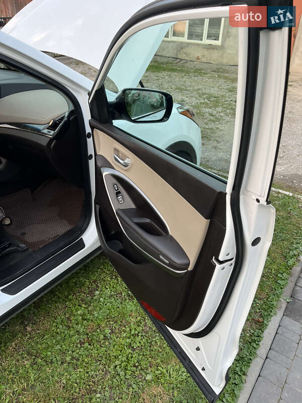 Внедорожник / Кроссовер Hyundai Santa FE 2016 в Борщеве