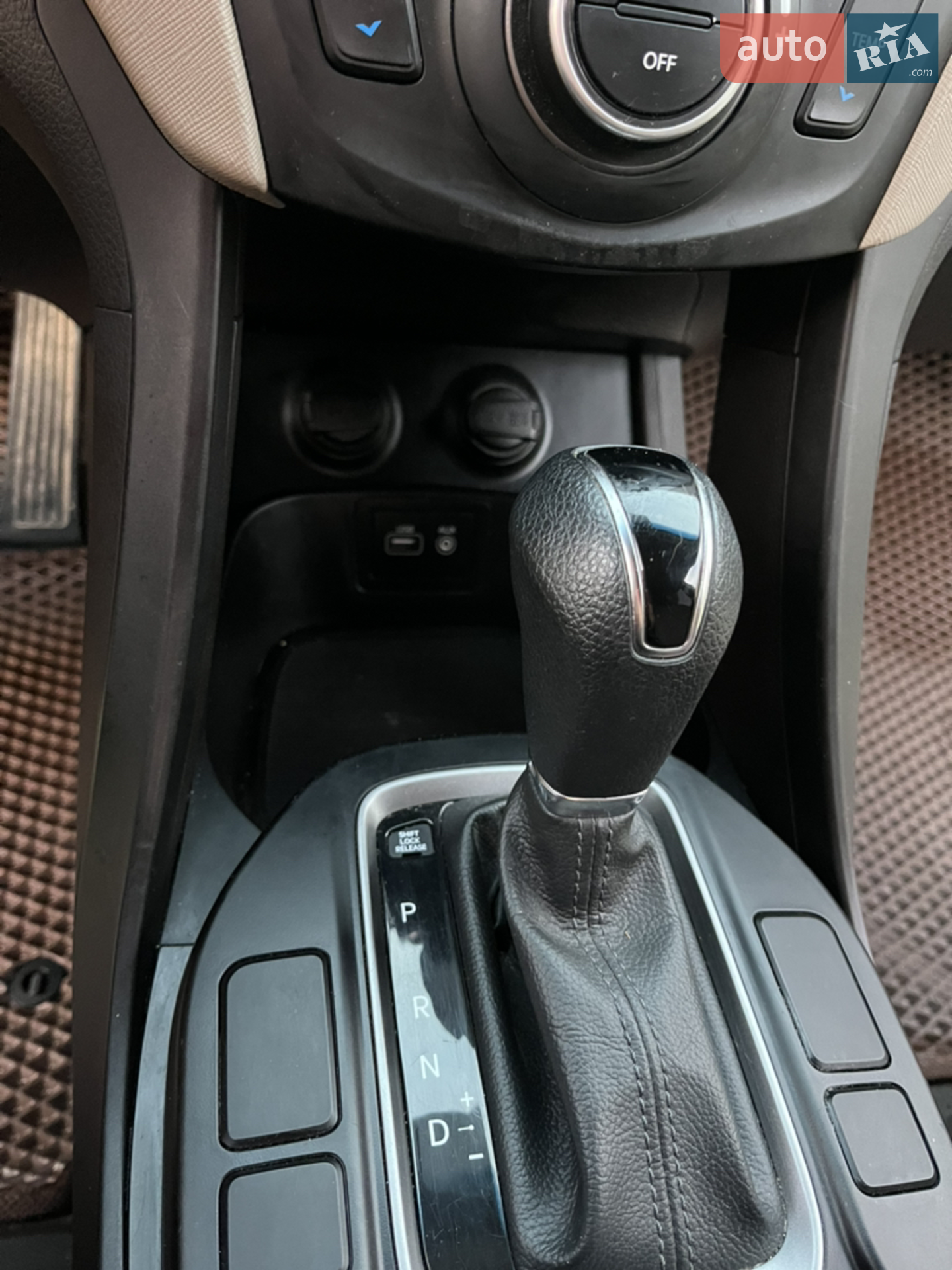 2016 Hyundai Santa Fe - мініатюра 26
