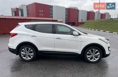 Внедорожник / Кроссовер Hyundai Santa FE 2013 в 