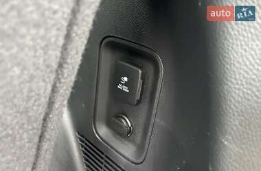 Внедорожник / Кроссовер Hyundai Santa FE 2013 в 