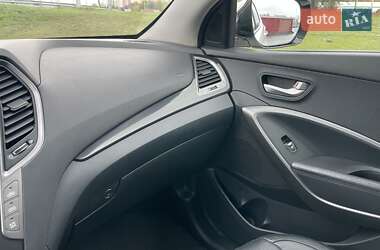 Внедорожник / Кроссовер Hyundai Santa FE 2013 в 