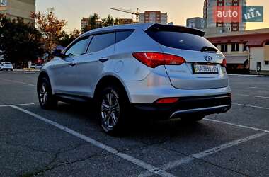 Позашляховик / Кросовер Hyundai Santa FE 2015 в 