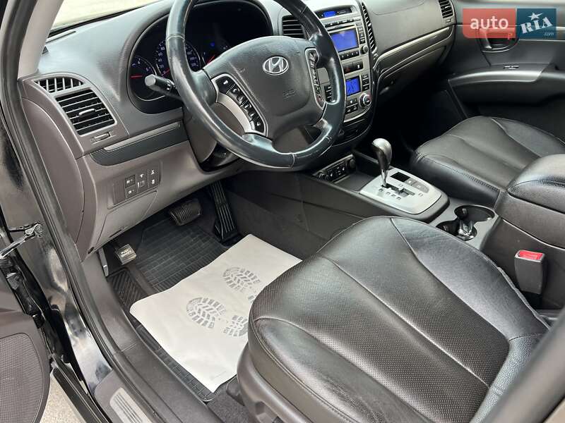 Внедорожник / Кроссовер Hyundai Santa FE 2012 в Радивилове