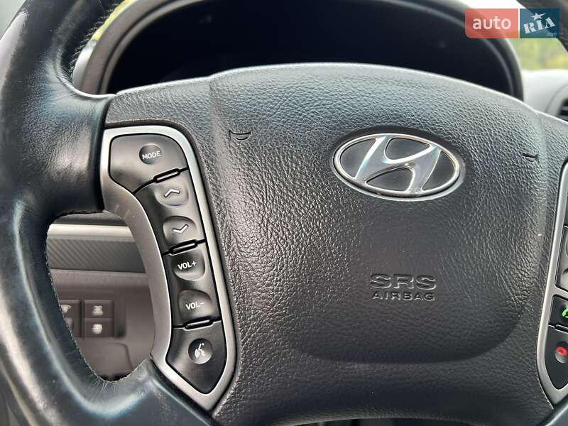 Внедорожник / Кроссовер Hyundai Santa FE 2012 в Радивилове