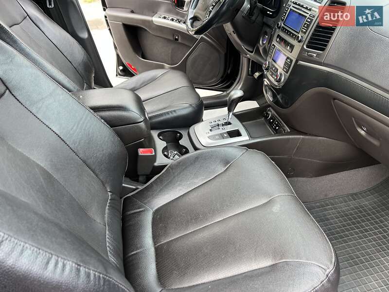 Внедорожник / Кроссовер Hyundai Santa FE 2012 в Радивилове