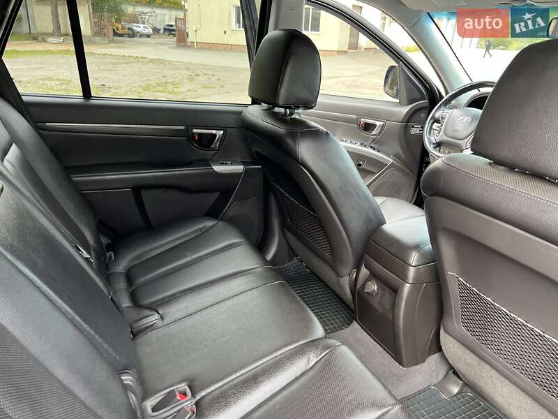 Внедорожник / Кроссовер Hyundai Santa FE 2012 в Радивилове